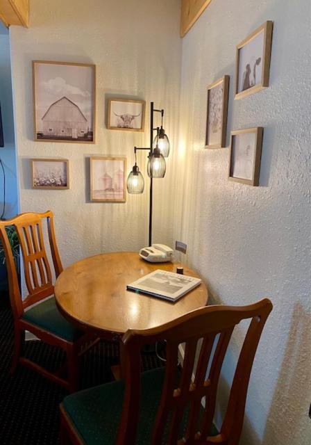 Moose Creek Lodge & Suites Cody Room photo