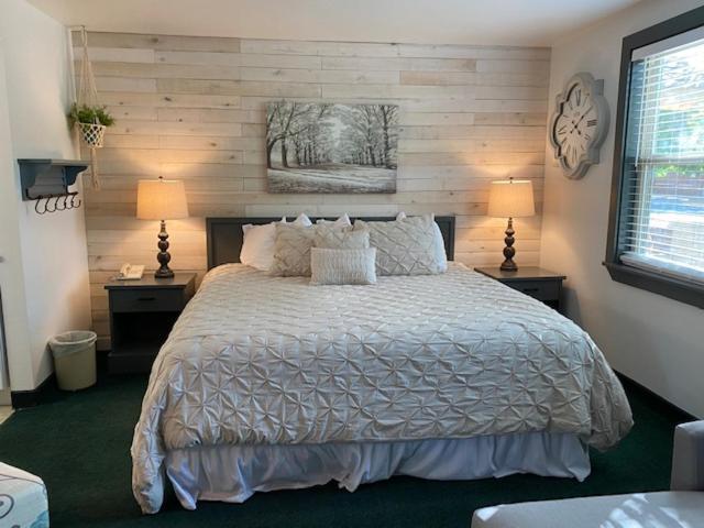 Moose Creek Lodge & Suites Cody Room photo